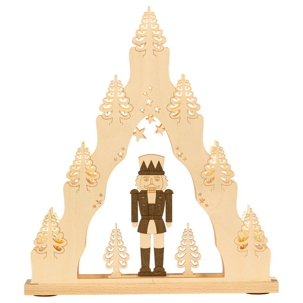 Lichterspitze mit Nussknacker Motiv in Natur gehalten mit braunen Elementen. Hergestellt im Erzgebirge