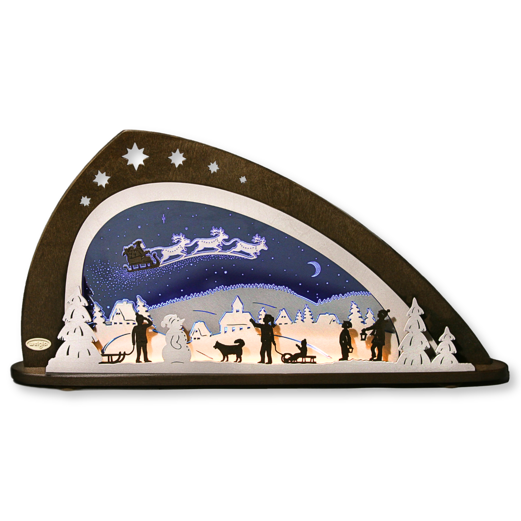 moderner Schwibbogen aus blauem Acrylglas und Holz in Weiß Braun gehalten. Motiv: Kleine Stadt und Kinder schauen in dem Himmel zu Santa Claus und seinen Rentier. Hergestellt im Erzgebirge.