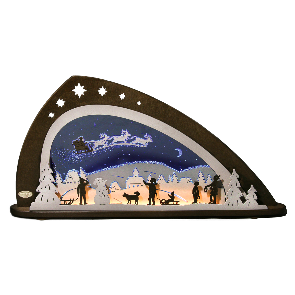 SBL2SC Schwibbogen Santa Claus moderner LED Schwibbogen in asymmetrischer Form aus holz und Acrylglas in Braun weiß gehalten. Motiv Santa Claus schwebt über die Dächer eines kleinen Dorfes und die Kinder schauen zu ihm hinauf. Hergestellt im Erzgebirge