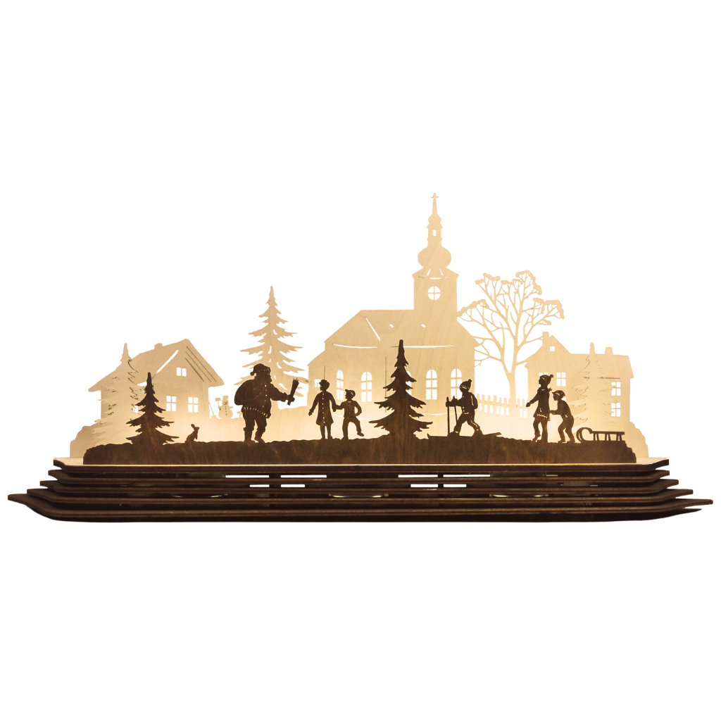 Bastelset aus Holz für 3 Teelichter in Natur Braun gehalten. Motiv ist eine Stadt mit Kirche im Hintergrund. Im Vordergrund spielen Kinder im Schnee und der Weihnachtsmann kommt mit seinem Sack auf den Rücken. Hergestellt im Erzgebirge.