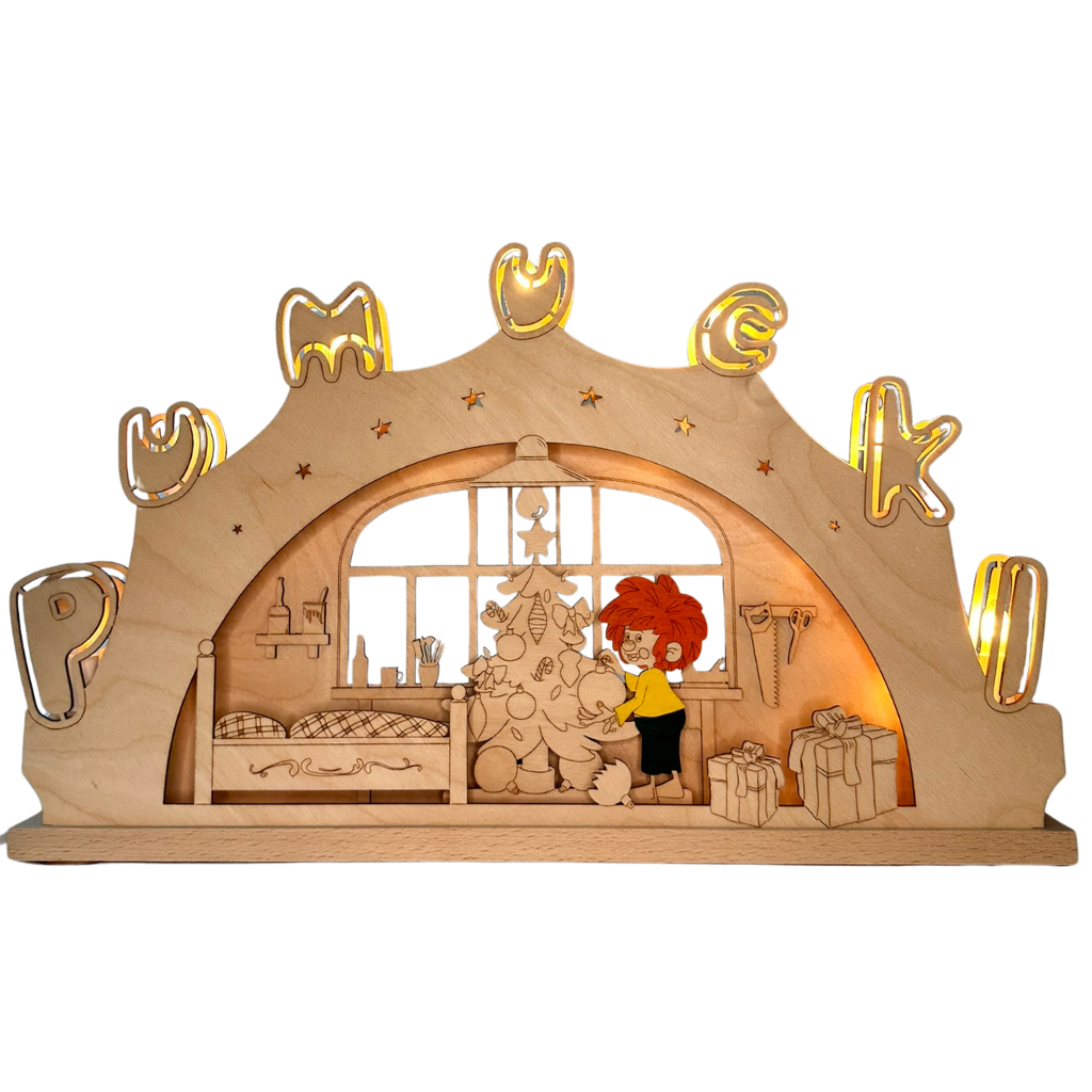 SB7PMW-LED Schwibbogen Pumuckl feiert Weihnachten Schwibbogen Pumuckl feiert Weihnachten mit Tannenbaum in seiner Werkstatt