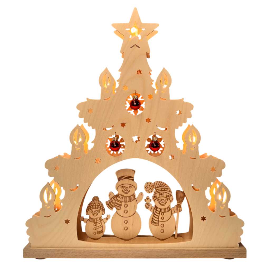 Lichterspitze Schneemannfamilie mit roten Kugeln Lichterspitze in Natur mit dem Motiv einer süßen Schnemannfamilie im oberen Bereich der Spitze hängen 3 kleine rote Tannenbaumkugeln. Hergestellt im Erzgebirge