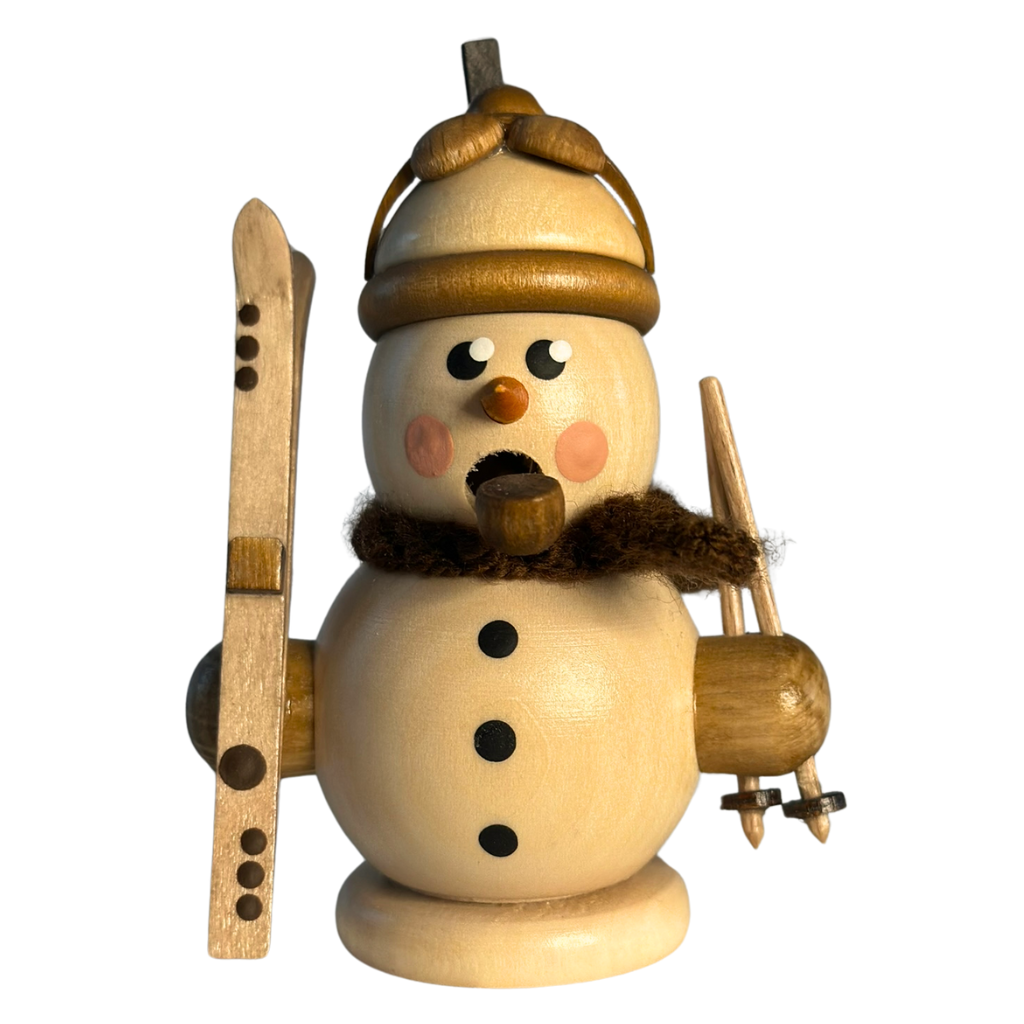 Mini Schneemann Räuchermann in Natur Braun gehalten als Biathlet. Nur geeignet für Mini Räucherkerzen. Hergestellt im Erzgebirge.